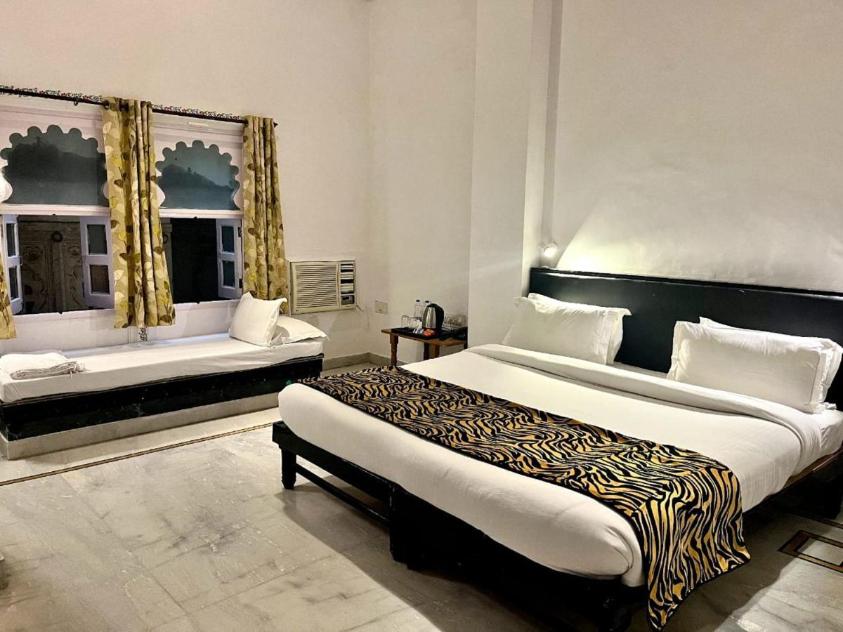 Hotel The Tiger Удайпур Экстерьер фото