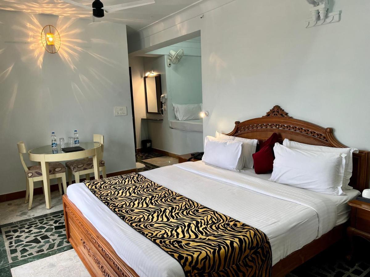 Hotel The Tiger Удайпур Экстерьер фото